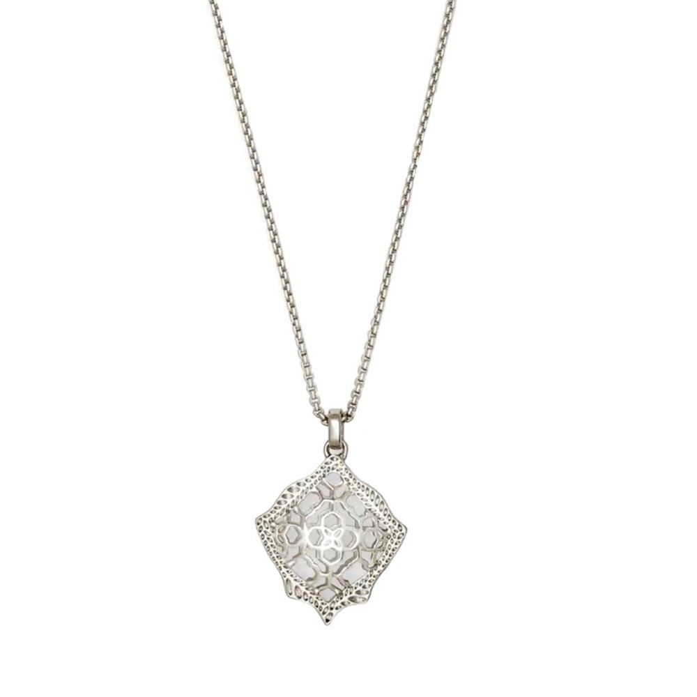 Kendra Scott Kacey necklace
